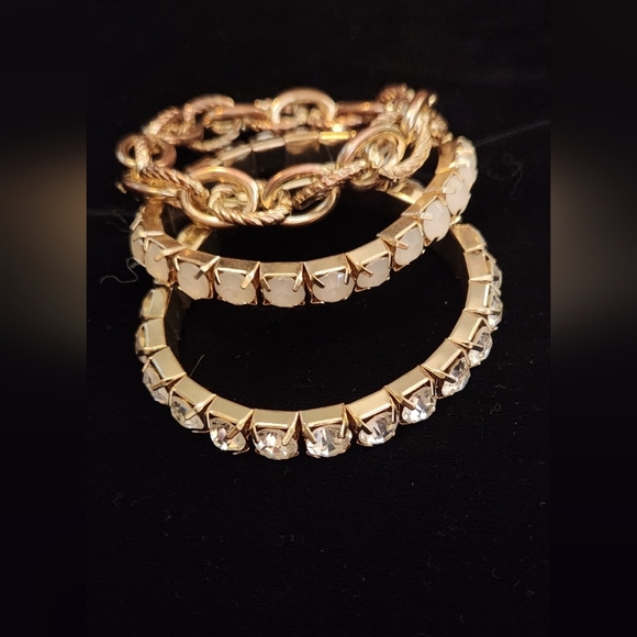Jewelry - Elegant Gold and Cream Women's Bracelet